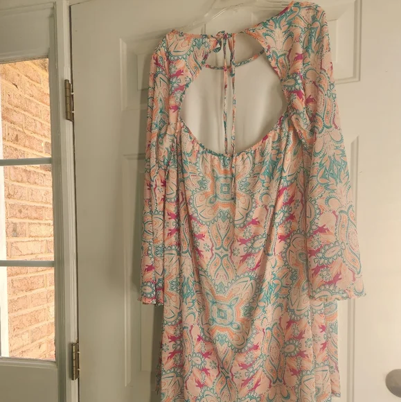 Peach Love California Flowy, lightweight dress with bell sleeves - Picture 2 of 7